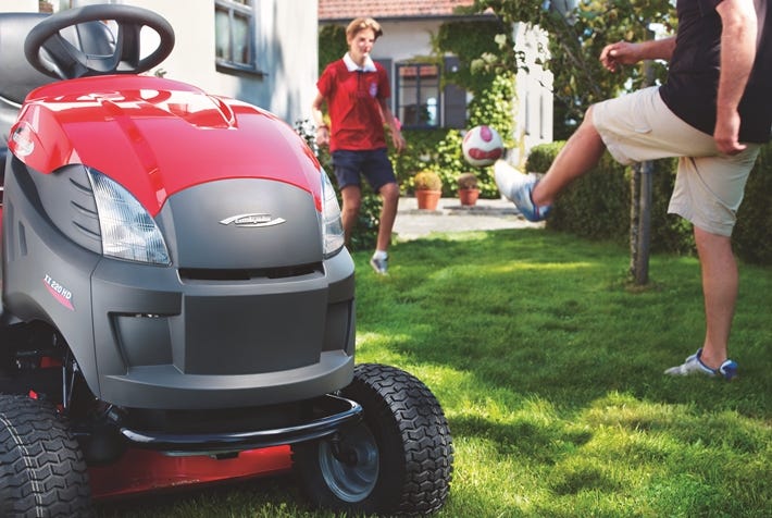 tracteur de jardin-tondeuse autoportee-thermique-castelgarden